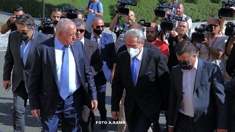 Veniten shpresat e Flamur Nokës për Sekretar të Përgjithshëm të Foltores, vila 760 mijë euro i hap “telashe” deputetit!  Ja emrat që synojnë të rrëmbejnë poste në gjysëm PD-në