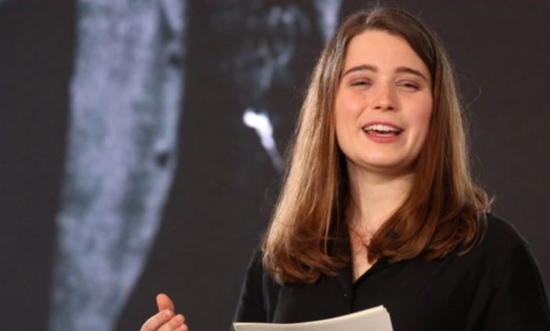 Befason me deklaratën e saj deputetja, ankohet për rrogën e saj 10 mijë euroshe: Asgjë nuk e justifikon sakrificën time Befason me deklaratën e saj deputetja, ankohet për rrogën e saj 10 mijë euroshe: Asgjë nuk e justifikon sakrificën time