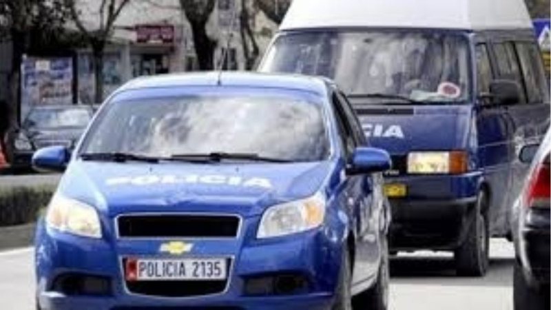 Tragjike/ Oficeri i Policisë bie në humnerë, kërkohet ndihmë e specializuar për ta nxjerrë pasi terreni është shumë i vështirë Tragjike/ Oficeri i Policisë bie në humnerë, kërkohet ndihmë e specializuar për ta nxjerrë pasi terreni është shumë i vështirë