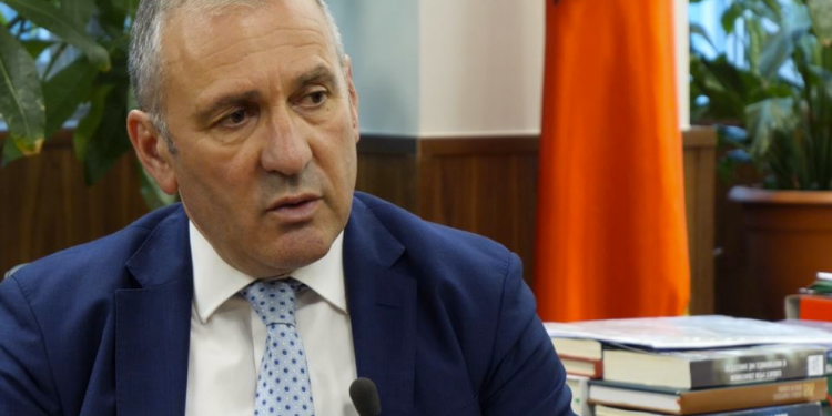 Filloi ky Llalla numër 2! “80% të rasteve që kemi në dorë nuk e dinë se janë nën hetim: Në “lupë” edhe zyrtarë të lartë Filloi ky Llalla numër 2! “80% të rasteve që kemi në dorë nuk e dinë se janë nën hetim: Në “lupë” edhe zyrtarë të lartë