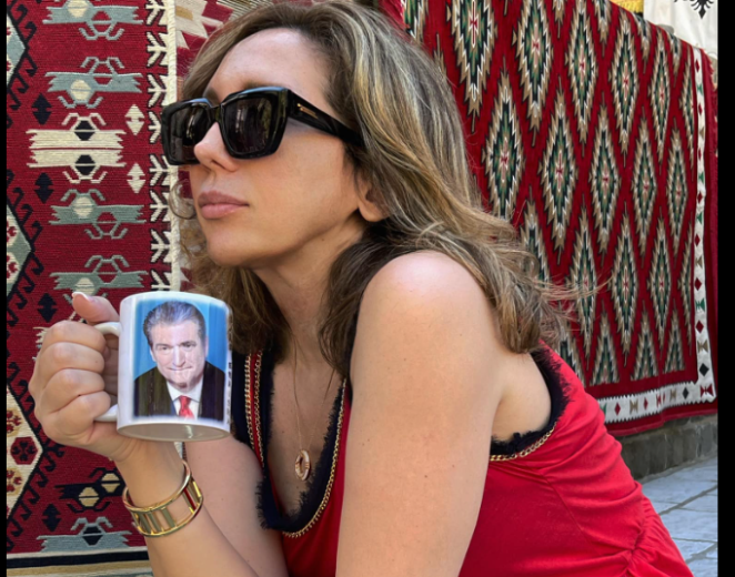 FOTO/ “E dërguara e Trump dhe zv.Presidentja në hije e SHBA” ngre dolli shëndeti me filxhanin e Berishës