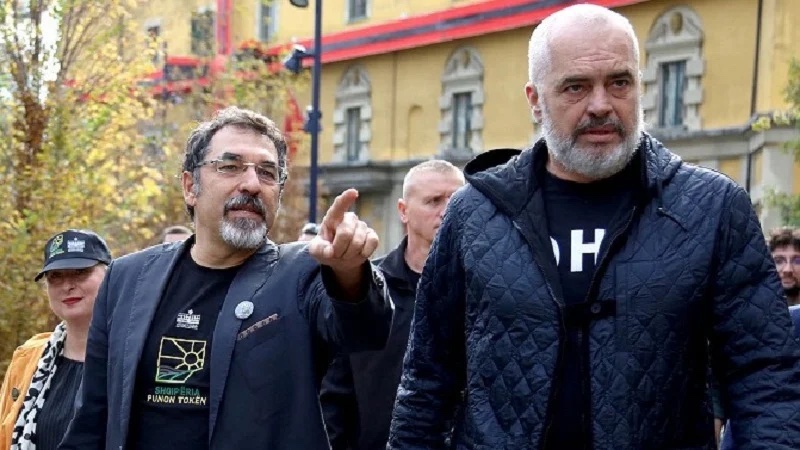 Policia e Bled Çuçit që vret për motive banale apo pa motiv: A duhet t’i tremben qytetarët atyre që janë zotuar t’i mbrojnë? Policia e Bled Çuçit që vret për motive banale apo pa motiv: A duhet t’i tremben qytetarët atyre që janë zotuar t’i mbrojnë?