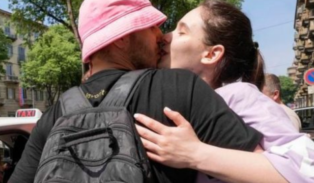 Tani Ukraina u çlirua! Niset menjëherë për në luftë pas marrjes së çmimit në Eurovision këngëtari ukrainas