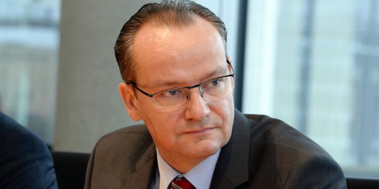 Deputeti i CDU ‘i pret krahët’ Berishës: S’ka bashkëpunim me PD nëse i kthehet të djeshmes Deputeti i CDU ‘i pret krahët’ Berishës: S’ka bashkëpunim me PD nëse i kthehet të djeshmes