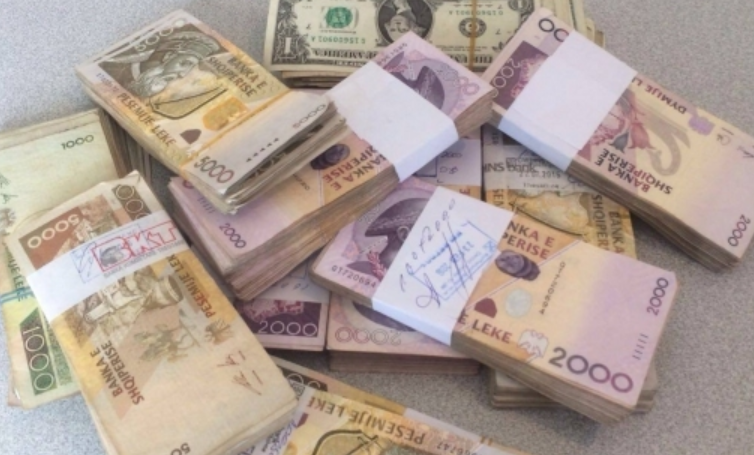 Qytetarët do të paguajnë taksa një herë në vit! Nëse fitoni 20 milion lekë në vit, 4.6 milion i do shteti Qytetarët do të paguajnë taksa një herë në vit! Nëse fitoni 20 milion lekë në vit, 4.6 milion i do shteti