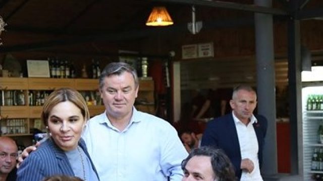 Nikoll Lesi ndryshon “lesën”: Është tragjike që në vitin 2022, presim shpëtim nga Berisha. Me këta Rama nuk shkulet nga pushteti Nikoll Lesi ndryshon “lesën”: Është tragjike që në vitin 2022, presim shpëtim nga Berisha. Me këta Rama nuk shkulet nga pushteti