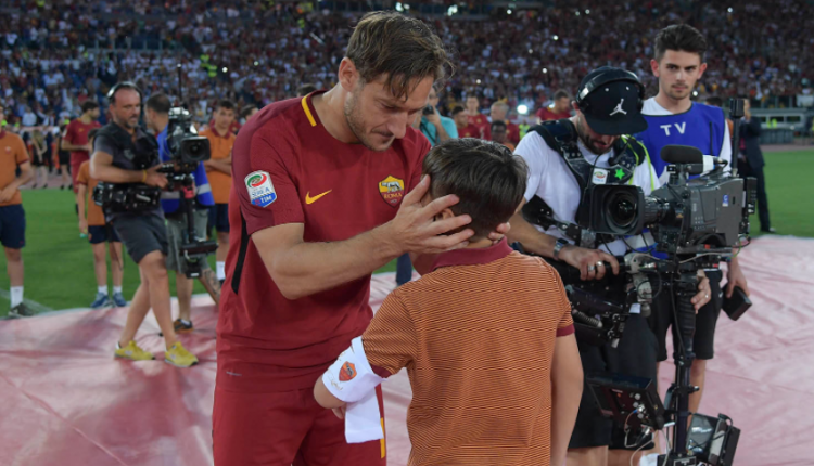 “Do të shkojmë në Shqipëri si luftëtarë”! Legjenda konfirmon praninë: Po, do të jem edhe unë në Tiranë “Do të shkojmë në Shqipëri si luftëtarë”! Legjenda konfirmon praninë: Po, do të jem edhe unë në Tiranë