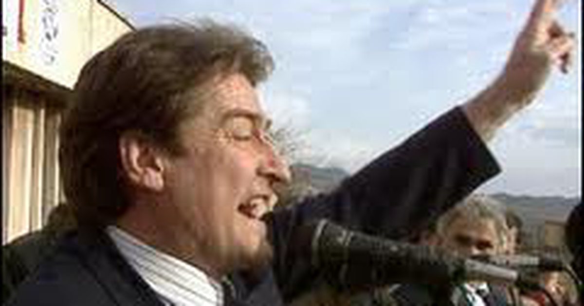 Kreshnik Spahiu: Kur populli ynë shiste shtëpitë për këtë surrat! Paratë mbaruan, të gjitha i mori kompetenti Kreshnik Spahiu: Kur populli ynë shiste shtëpitë për këtë surrat! Paratë mbaruan, të gjitha i mori kompetenti