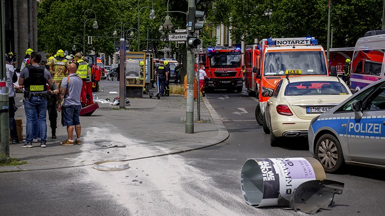 Beteja me armët! Ç’po ndodh në Amerikë?! Në vetëm 2 javë janë vrarë 700 njerëz, 80 prej tyre fëmijë Beteja me armët! Ç’po ndodh në Amerikë?! Në vetëm 2 javë janë vrarë 700 njerëz, 80 prej tyre fëmijë