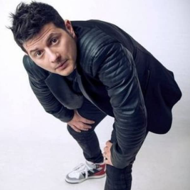 Ermal Mamaqi “shpërthen” ndaj mësueses së klasës së parë: Ik q*u, kam 200 punëtorë dhe i mësoj njerëzit si të bëhen të suksesshëm Ermal Mamaqi “shpërthen” ndaj mësueses së klasës së parë: Ik q*u, kam 200 punëtorë dhe i mësoj njerëzit si të bëhen të suksesshëm