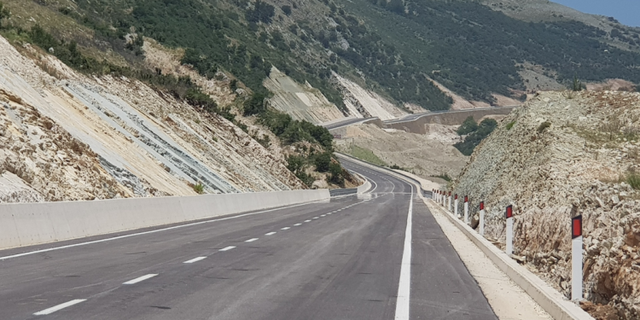 Kardhiq-Delvinë, shiriti gati: Aksi që sjell Sarandën “në pjatë” dhe bën Gjirokastrën me det Kardhiq-Delvinë, shiriti gati: Aksi që sjell Sarandën “në pjatë” dhe bën Gjirokastrën me det