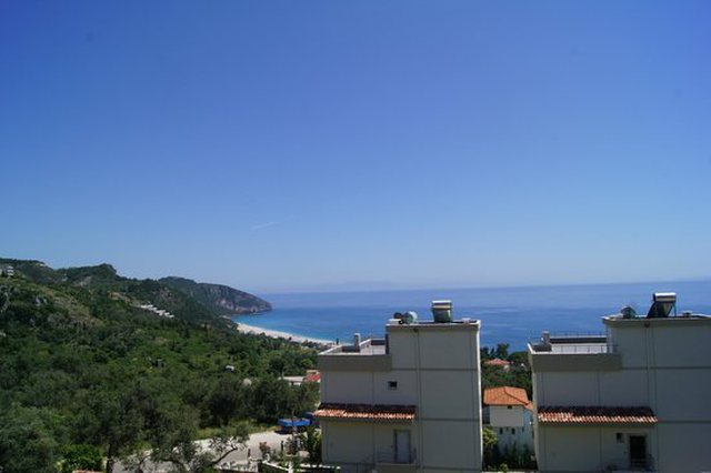 Ishte i dehur, 21 vjeçari anglez rrëzohet nga kati i tretë i hotelit në Dhërmi Ishte i dehur, 21 vjeçari anglez rrëzohet nga kati i tretë i hotelit në Dhërmi