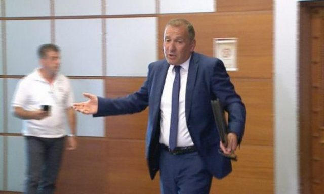 Zgjohu Beni zgjohu! Njerëzit duan të bëni për 2 vjet atë që ju nuk bëtë për 30 vjet.. justifikoni bukën! Zgjohu Beni zgjohu! Njerëzit duan të bëni për 2 vjet atë që ju nuk bëtë për 30 vjet.. justifikoni bukën!