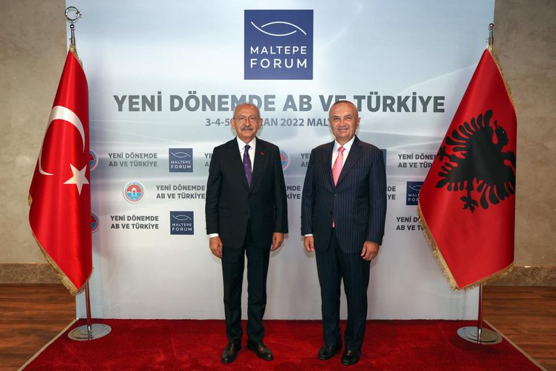 Meta takim kokë më kokë me “makthin” e Erdoganit, ja kush është lideri i opozitës turke Kemal Kiliçdaroglu Meta takim kokë më kokë me “makthin” e Erdoganit, ja kush është lideri i opozitës turke Kemal Kiliçdaroglu