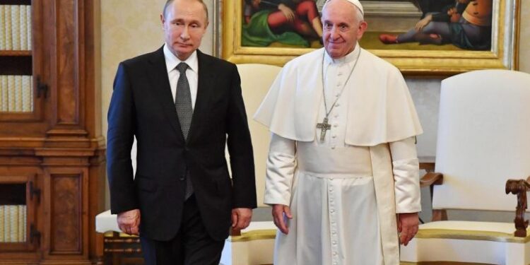 E papritur/ Papa Françesku trondit me deklaratën e tij: Lufta ruse në Ukrainë u provokua nga NATO E papritur/ Papa Françesku trondit me deklaratën e tij: Lufta ruse në Ukrainë u provokua nga NATO