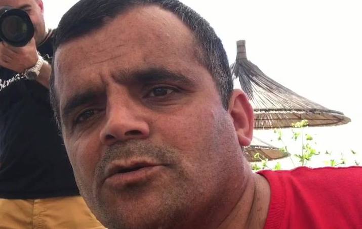 Ndahet nga jeta Ard Daullxhiu, i mjeri më i famshëm në Shqipëri Ndahet nga jeta Ard Daullxhiu, i mjeri më i famshëm në Shqipëri