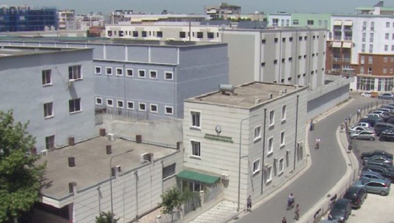 Dosja / Kërcënohet me jetë ish drejtori i Burgut 313: Do të djeg ku të dhemb më shumë, gjaku yt do…. (ish zyrtari dhe familja e tij pa mbrojtje nga shteti) Dosja / Kërcënohet me jetë ish drejtori i Burgut 313: Do të djeg ku të dhemb më shumë, gjaku yt do…. (ish zyrtari dhe familja e tij pa mbrojtje nga shteti)