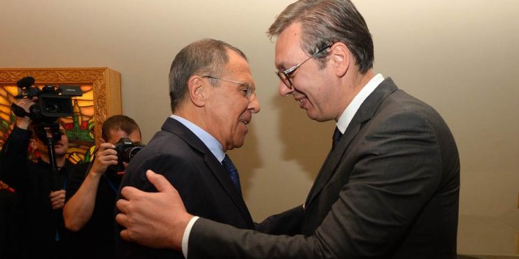 Vuçiq në tension pas anulimit të vizitës së Lavrov: Po përgatit reagim ndaj tri vendeve që mbyllën hapësirën ajrore Vuçiq në tension pas anulimit të vizitës së Lavrov: Po përgatit reagim ndaj tri vendeve që mbyllën hapësirën ajrore