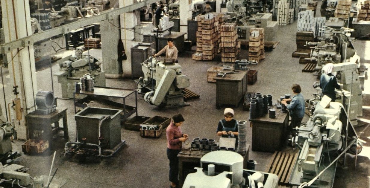 U projektua nga Italianët si Uzine për prodhimin e Automobilave FIAT! Na ishte njëherë Uzina Traktori U projektua nga Italianët si Uzine për prodhimin e Automobilave FIAT! Na ishte njëherë Uzina Traktori