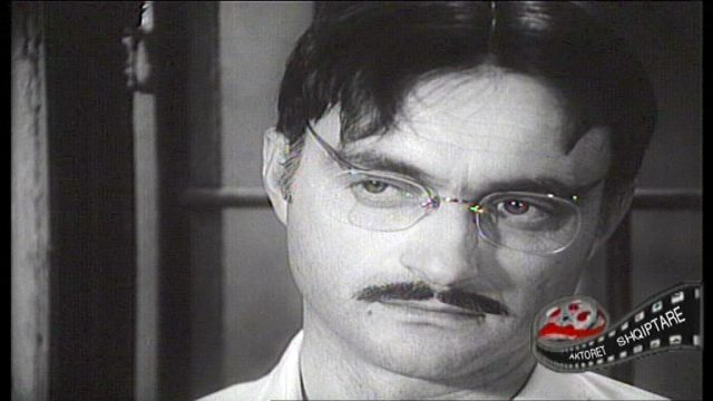 Aktori korçar Zhani Petro (Ziçishti) feston 82 vjetorin e lindjes, ne i urojmë jetë të gjatë e të lumtur Aktori korçar Zhani Petro (Ziçishti) feston 82 vjetorin e lindjes, ne i urojmë jetë të gjatë e të lumtur