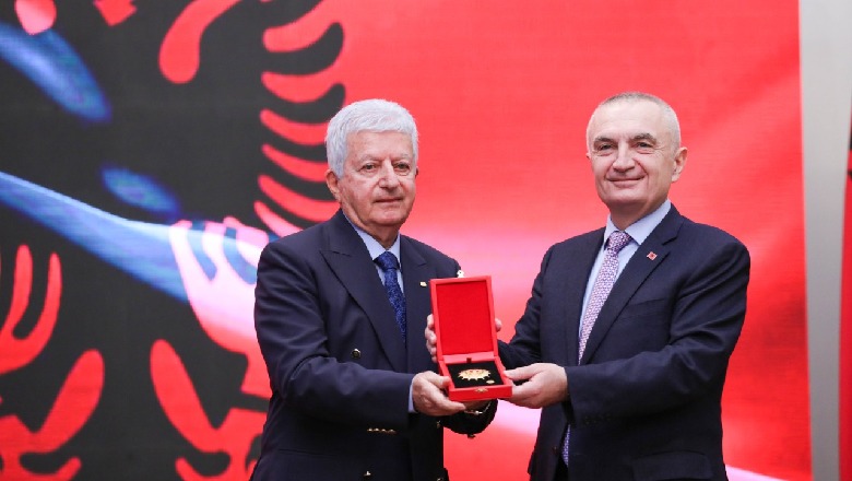 I dekoroi babain, Andi Bushati i biri i ish sigurimsit merr në mbrojtje Metën si spiun të Sigurimit I dekoroi babain, Andi Bushati i biri i ish sigurimsit merr në mbrojtje Metën si spiun të Sigurimit