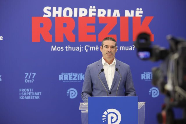 Berisha nxjerr kryeredaktorin e “RD” pas djegies së ca shkurreve: As Sulltan Murati nuk i bëri Krujës dëmin që po i bën Rama Berisha nxjerr kryeredaktorin e “RD” pas djegies së ca shkurreve: As Sulltan Murati nuk i bëri Krujës dëmin që po i bën Rama