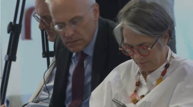 VIDEO/ Pse e bojkotuan fjalimin e Ramës ambasadori gjerman dhe ajo franceze? Kryeministri i revoltuar: Na quajnë “vend me bisht” VIDEO/ Pse e bojkotuan fjalimin e Ramës ambasadori gjerman dhe ajo franceze? Kryeministri i revoltuar: Na quajnë “vend me bisht”