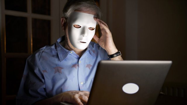 Facebook u lejon përdoruesve të krijojnë llogari të shumta për të zbutur ‘eksodin’ Facebook u lejon përdoruesve të krijojnë llogari të shumta për të zbutur ‘eksodin’