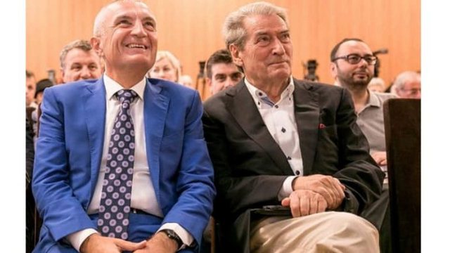 Avokati: Të dy gëzojnë “dashurinë” e shqiptarëve?! Komedia me aktorët Berisha & Meta Avokati: Të dy gëzojnë “dashurinë” e shqiptarëve?! Komedia me aktorët Berisha & Meta