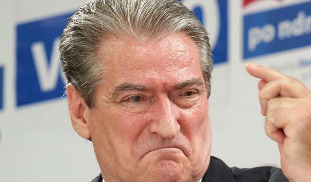 “Rrangalla të tilla e kanë fundosur Shqipërinë”! Spartak Ngjela kap detajin e frikshëm në fjalën e Sali Berishës dhe bën paralajmërimin e fortë: Prisni dhe shikoni!