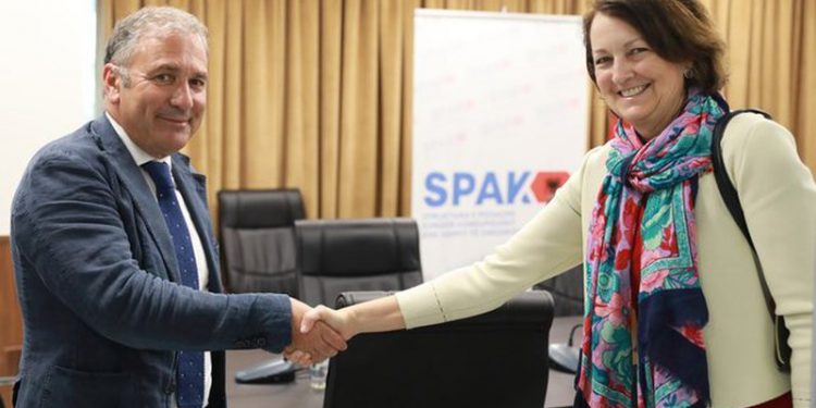 Mjaft me dekorata të tipit Meta! Ambasada amerikane: SPAK dhe BKH” patriotë dhe luftëtarë”… për shqiptarët janë patrim*t! Mjaft me dekorata të tipit Meta! Ambasada amerikane: SPAK dhe BKH” patriotë dhe luftëtarë”… për shqiptarët janë patrim*t!