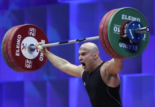 Skandal në Oran! Triumf me “dhunë”: Qerimaj fantastik, i dhuron Shqipërisë medalje të argjendtë! Arbitrimi tendecioz e tërheq nga gara Skandal në Oran! Triumf me “dhunë”: Qerimaj fantastik, i dhuron Shqipërisë medalje të argjendtë! Arbitrimi tendecioz e tërheq nga gara