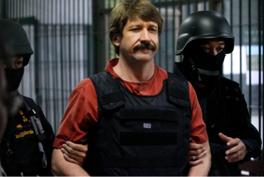 Kush është Viktor Bout?! Tregtari i vdekjes’ i përfolur për shkëmbimin me dy të burgosur amerikanë në Rusi Kush është Viktor Bout?! Tregtari i vdekjes’ i përfolur për shkëmbimin me dy të burgosur amerikanë në Rusi