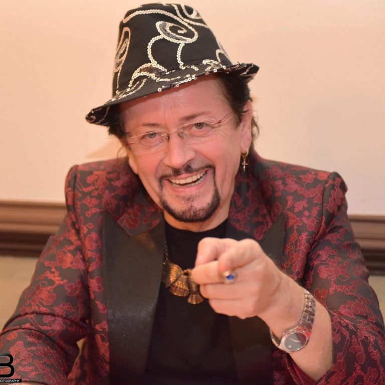 “Dua të ndaj me ju një të vërtetë të madhe”! Frederik Ndoci ndan lajmin e bukur: Sot pas kaq vitesh me mundësi të rralla që m’u dhanë…