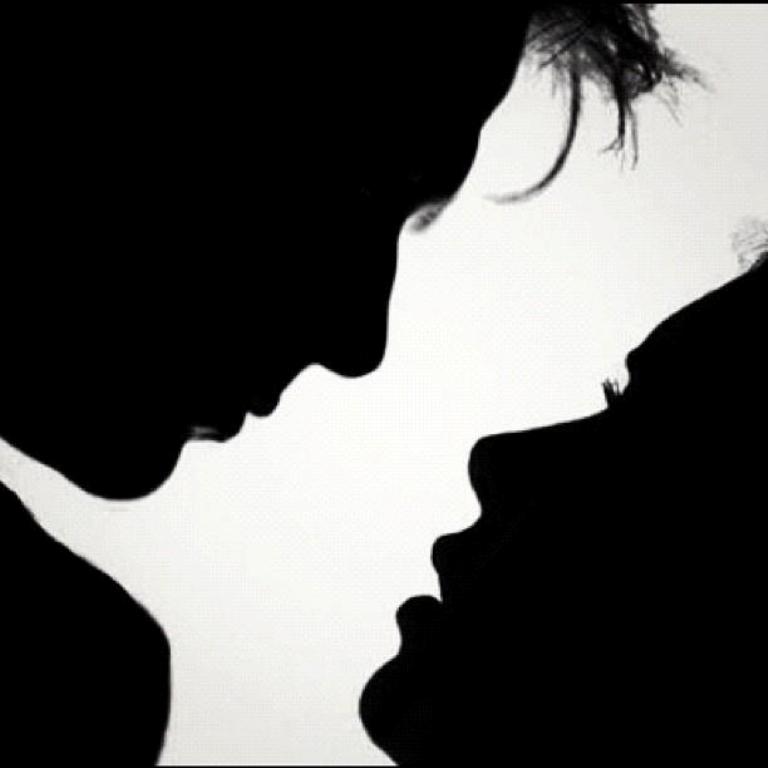 Dialog prekës mes dy të dashuruarve Dialog prekës mes dy të dashuruarve