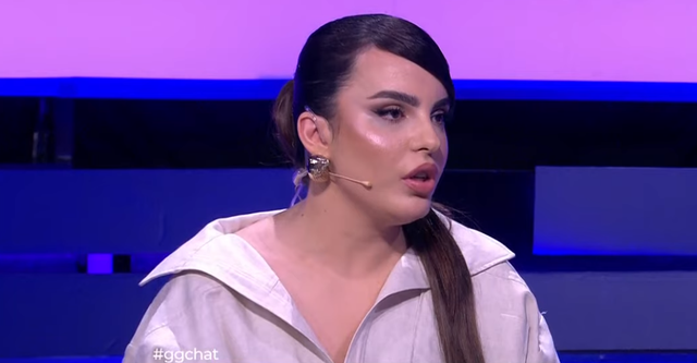 Pushimet në jug/ Armina e shqetësuar: Paguan 50 euro sa në Mykonos, vijnë ngjitur ca ‘laca’ me varëse floriri Pushimet në jug/ Armina e shqetësuar: Paguan 50 euro sa në Mykonos, vijnë ngjitur ca ‘laca’ me varëse floriri