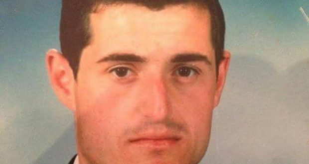 Shpërthen Pim Çeku se nuk flet kështu Çim Peku: O të palarë që s’dini çfarë është shampoo dhe uji, i keni bërë llogaritë gabim. Do merrem dhe me ju Shpërthen Pim Çeku se nuk flet kështu Çim Peku: O të palarë që s’dini çfarë është shampoo dhe uji, i keni bërë llogaritë gabim. Do merrem dhe me ju