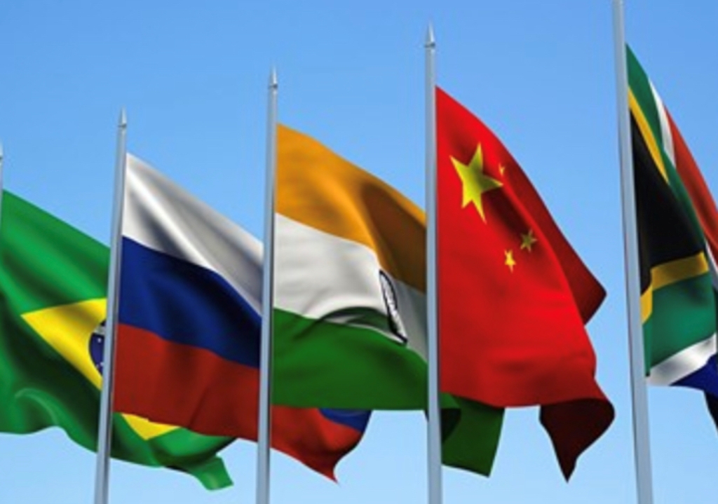 Kundërpeshë e dollarit, a do ketë një monedhë të re globale? Kundërpeshë e dollarit, a do ketë një monedhë të re globale?