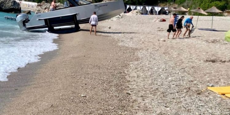 Justifikimi i Fevziut, si t’i thuash policit kur kalon me të kuqe… ishte rruga bosh! Justifikimi i Fevziut, si t’i thuash policit kur kalon me të kuqe… ishte rruga bosh!