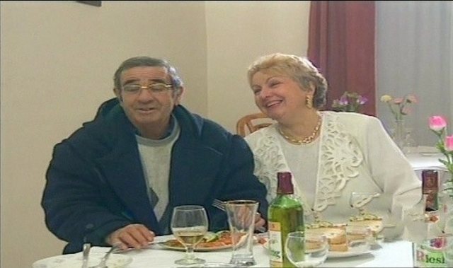 E njihni kush është, ka luajtur mbi 100 role? Aktorja shumë e njohur shqiptare me 40 vite karrierë festoi 76-vjetorin e lindjes E njihni kush është, ka luajtur mbi 100 role? Aktorja shumë e njohur shqiptare me 40 vite karrierë festoi 76-vjetorin e lindjes