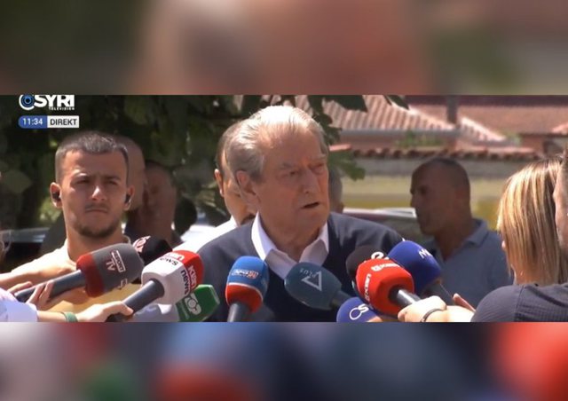 Politikë me vdekjen e një fëmije, nga njeriu që ka mbi kurriz një mal me vdekje Politikë me vdekjen e një fëmije, nga njeriu që ka mbi kurriz një mal me vdekje