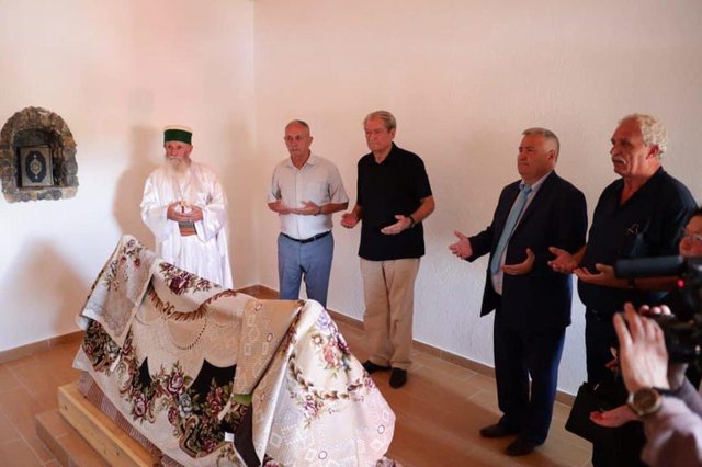 Kryengritje nën krahët e B-52, Saliu bektashi dhe spiunët që kanë lidhje me Teheranin Kryengritje nën krahët e B-52, Saliu bektashi dhe spiunët që kanë lidhje me Teheranin