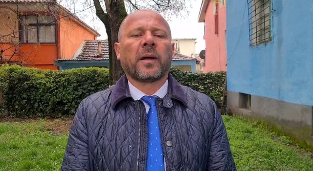 FOTO/ Xhelal Mziu bën gafën epike, ngatërron flamurin e Kosovës me të Somalisë FOTO/ Xhelal Mziu bën gafën epike, ngatërron flamurin e Kosovës me të Somalisë