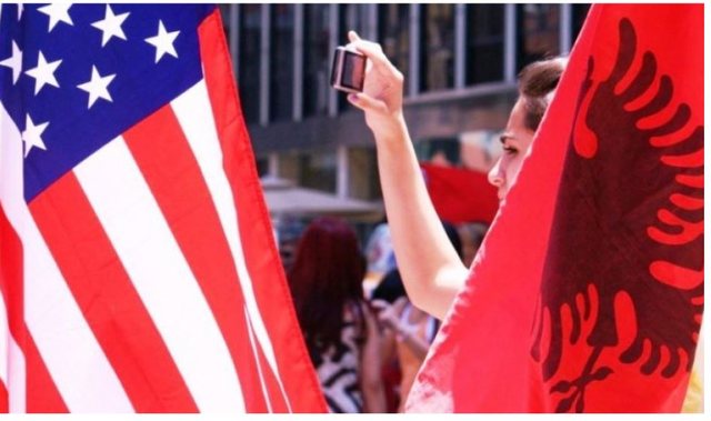 Mediat e gjirizit duan t’i gjejnë shokë Berishës! Shpallen “non grata”… në fakt ambasada Amerikane u refuzon vizën dy artistëve të njohur shqiptarë: Ja arsyeja Mediat e gjirizit duan t’i gjejnë shokë Berishës! Shpallen “non grata”… në fakt ambasada Amerikane u refuzon vizën dy artistëve të njohur shqiptarë: Ja arsyeja