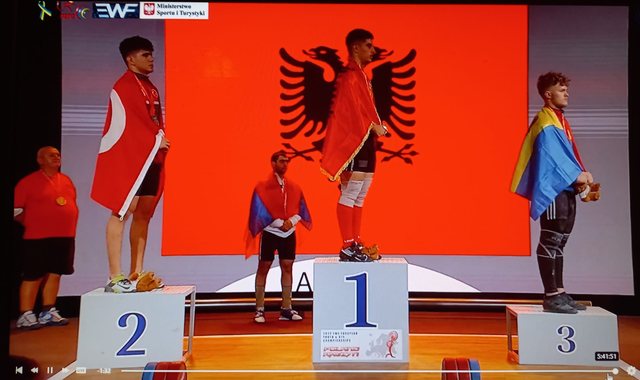 Peshëngritja shqiptare me një tjetër Kampion Europe, Ertjan Kofsha merr 3 medalje të arta Peshëngritja shqiptare me një tjetër Kampion Europe, Ertjan Kofsha merr 3 medalje të arta