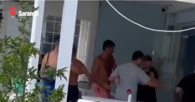 “Mihali” fierak i Sarandës që sulmoi klientë me thikë kishte biznesin e paregjistruar, gjobitet me 3 mln lekë “Mihali” fierak i Sarandës që sulmoi klientë me thikë kishte biznesin e paregjistruar, gjobitet me 3 mln lekë