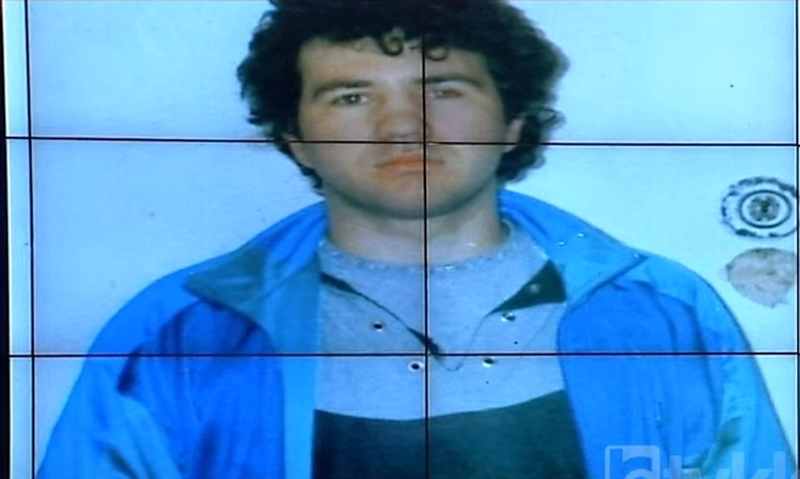 Mos e harroni shtetin që shkatërroi Sali Piramida! Si ndërtoi “gjykatë private” në 1997-ën Altin Dardha Mos e harroni shtetin që shkatërroi Sali Piramida! Si ndërtoi “gjykatë private” në 1997-ën Altin Dardha