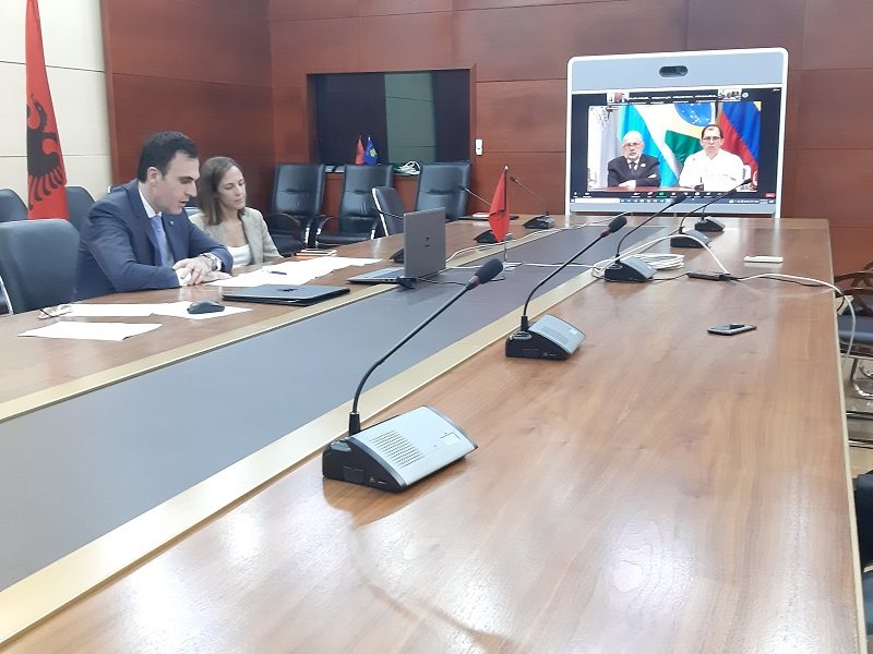 Prokuroria e Përgjithshme si në kohë të Llallës zgjohet para Shtatorit: Nis “gjuetinë” ndaj bosëve të krimit, u shpall luftë pastrimit të parave dhe Kriptomonedhave, nënshkruan marrëveshje me 21 shtete Prokuroria e Përgjithshme si në kohë të Llallës zgjohet para Shtatorit: Nis “gjuetinë” ndaj bosëve të krimit, u shpall luftë pastrimit të parave dhe Kriptomonedhave, nënshkruan marrëveshje me 21 shtete