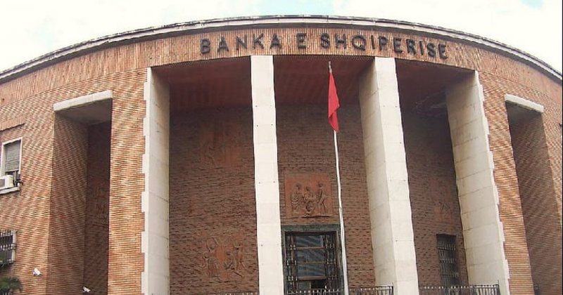 Kriza e çmimeve! Banka e Shqipërisë jep alarmin: Kërkon paketë e dytë për familjet në nevojë dhe pensionistët: Ja çfarë na pret në 3 muajt në vijim Kriza e çmimeve! Banka e Shqipërisë jep alarmin: Kërkon paketë e dytë për familjet në nevojë dhe pensionistët: Ja çfarë na pret në 3 muajt në vijim