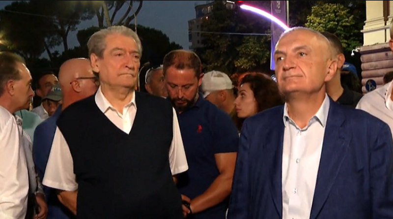 Sekti Foltore dhe P. e Lirisë! Deri dje kërkonin shkarkimin e Gledis Nanos, mbajtën edhe protestë: Sot revoltohen pse e hoqën Sekti Foltore dhe P. e Lirisë! Deri dje kërkonin shkarkimin e Gledis Nanos, mbajtën edhe protestë: Sot revoltohen pse e hoqën